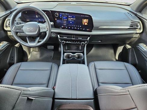 Used 2026 Chevrolet Traverse LT w/ Midnight/Sport Edition FWD image 19