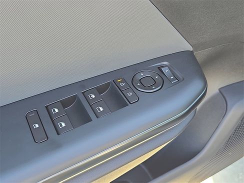 New 2025 Kia K4 LXS image 21