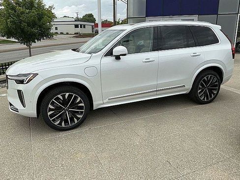 New 2026 Volvo XC90 T8 Ultra w/ Protection Package Premier AWD/4WD image 11