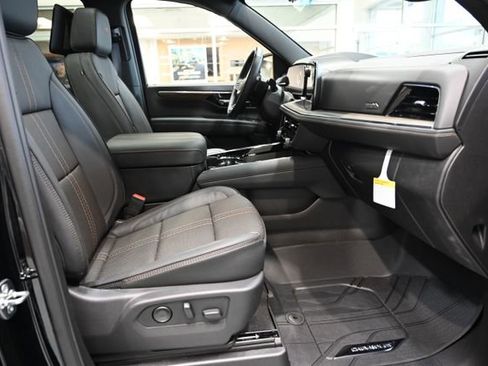 New 2026 Chevrolet Suburban High Country AWD/4WD image 12