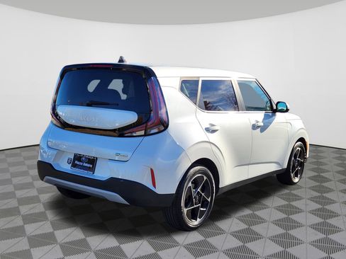 Used 2023 Kia Soul EX image 4