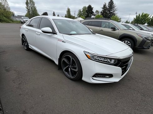 Used 2018 Honda Accord Sport image 6