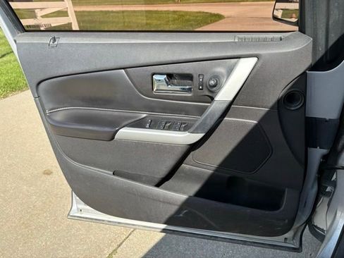 Used 2014 Ford Edge SE FWD image 8