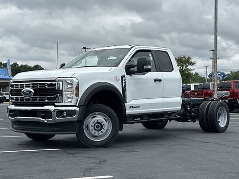 New 2025 Ford F450 XL w/ XL Chrome Package image 1