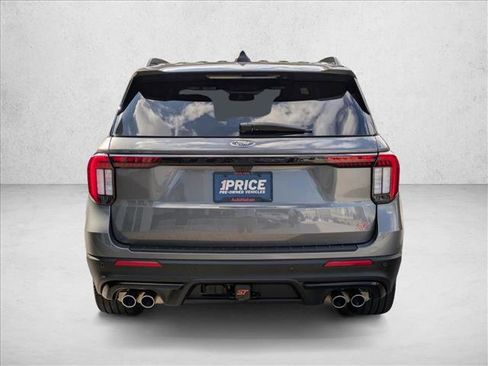 Used 2025 Ford Explorer ST image 6