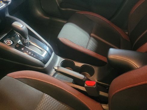 Used 2025 Nissan Versa SR FWD image 26
