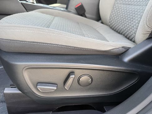 Used 2020 Ford Escape SE image 12