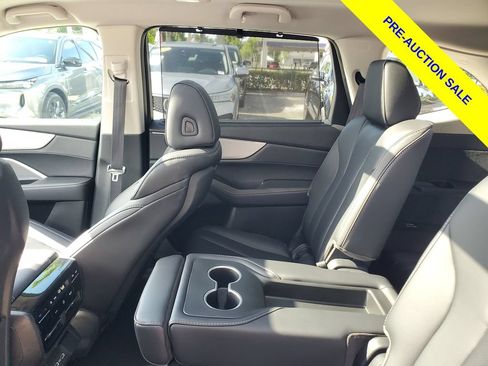 Used 2024 Acura MDX FWD w/ Technology Package image 12