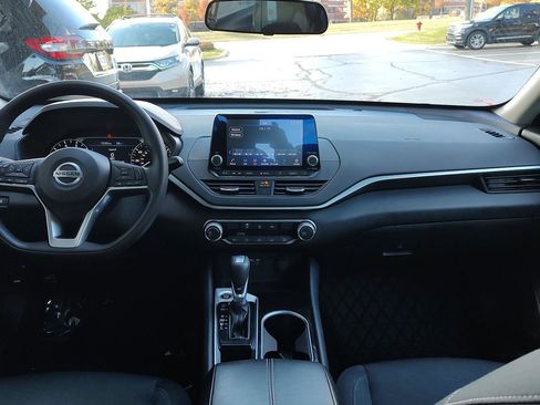 Used 2021 Nissan Altima 2.5 SV image 15