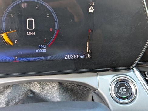 Certified 2025 Chevrolet Trax LT w/ LT Convenience Package image 28