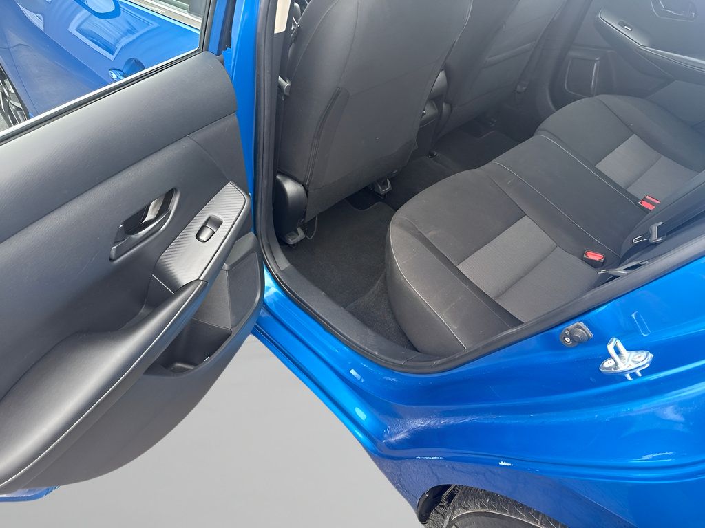 Used 2025 Nissan Sentra SV w/ All-Weather Package FWD image 18