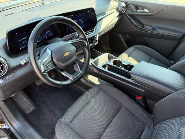 Used 2025 Chevrolet Equinox LT AWD/4WD image 12