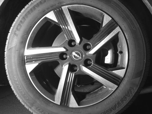 Used 2025 Nissan Sentra SV FWD image 10