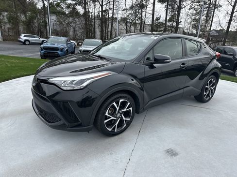Certified 2021 Toyota C-HR XLE image 5