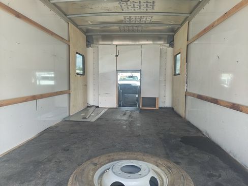 Used 2022 Ford E-350 and Econoline 350 Super Duty w/ Power Windows & Locks Group RWD image 9