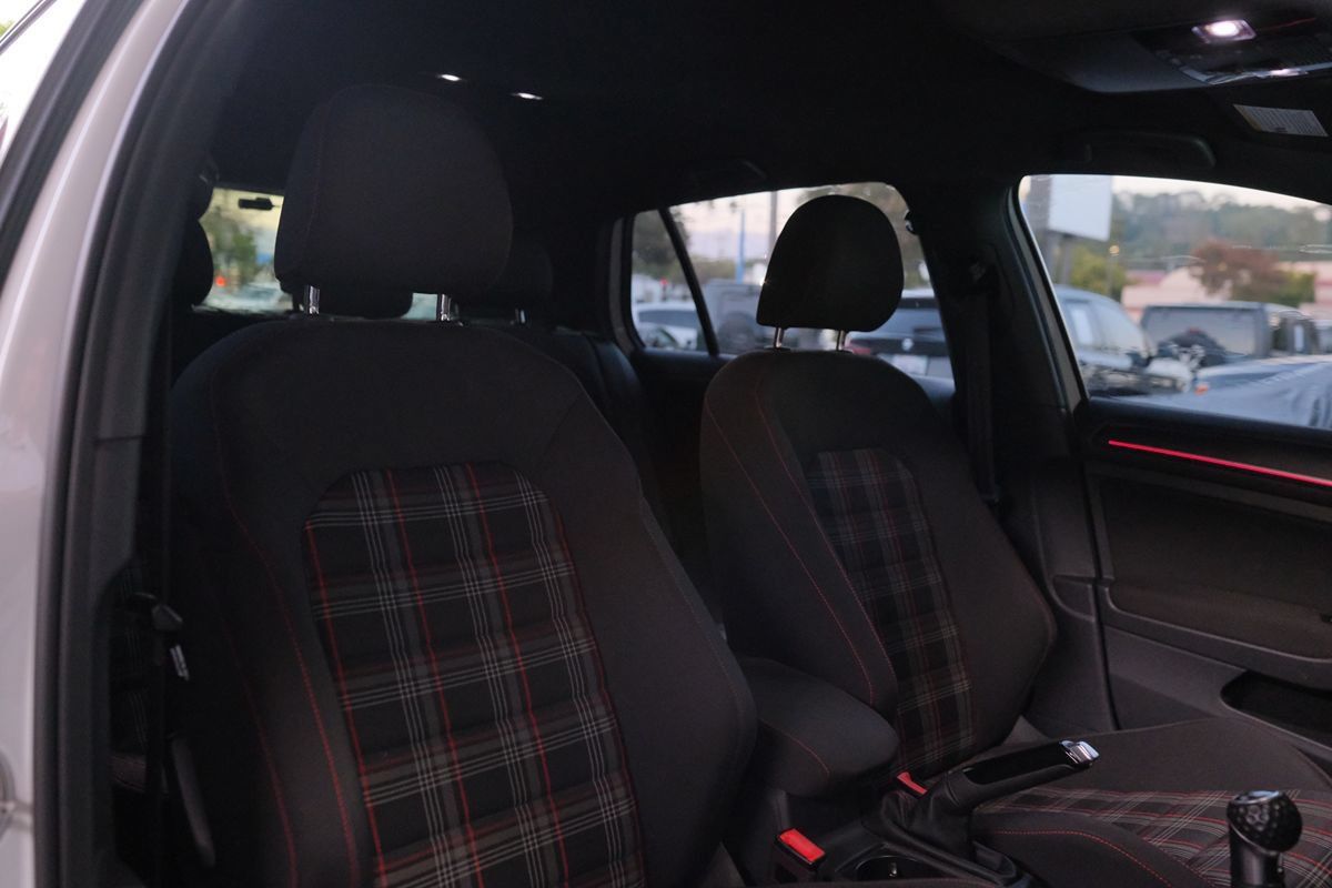 Used 2018 Volkswagen GTI S FWD image 26