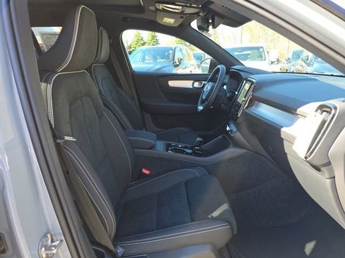 New 2026 Volvo XC40 B5 Ultra w/ Climate Package AWD/4WD image 14