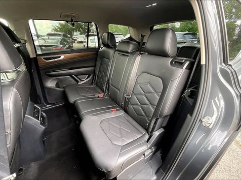 Used 2025 Volkswagen Atlas SE FWD image 33