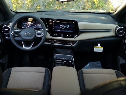 New 2026 Chevrolet Equinox ACTIV w/ Convenience Package III image 23