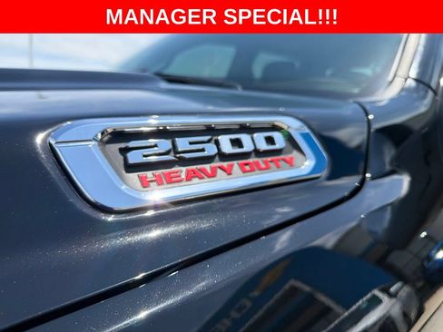 Used 2025 RAM 2500 Limited AWD/4WD image 14