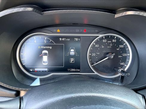 Certified 2025 Nissan Versa SR w/ Trunk Package FWD image 22