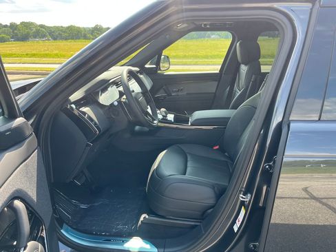 New 2026 Land Rover Range Rover Sport Dynamic SE AWD/4WD image 9