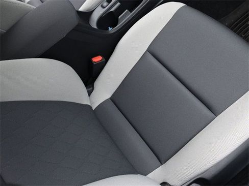 Used 2025 Toyota Corolla LE image 29