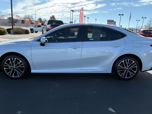 Used 2025 Toyota Camry XLE image 6