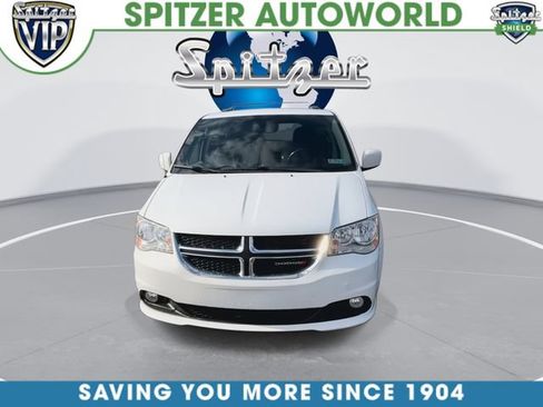 Used 2019 Dodge Grand Caravan SXT FWD image 3