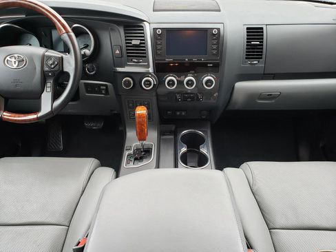 Used 2022 Toyota Sequoia Platinum image 15