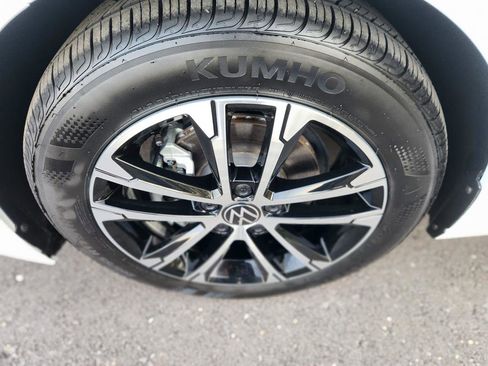 Certified 2024 Volkswagen Jetta Sport image 9