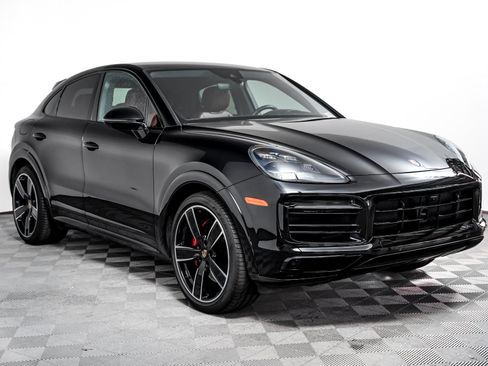 Certified 2023 Porsche Cayenne GTS AWD/4WD image 8