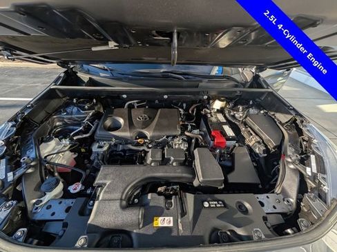 Used 2022 Toyota RAV4 XLE image 18