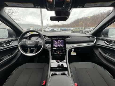 New 2026 Jeep Grand Cherokee Laredo AWD/4WD image 14