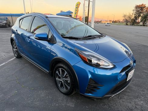 Used 2018 Toyota Prius C One image 5