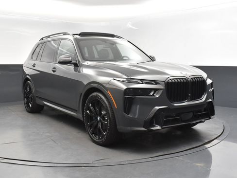Used 2026 BMW X7 xDrive40i w/ Executive Package AWD/4WD image 9