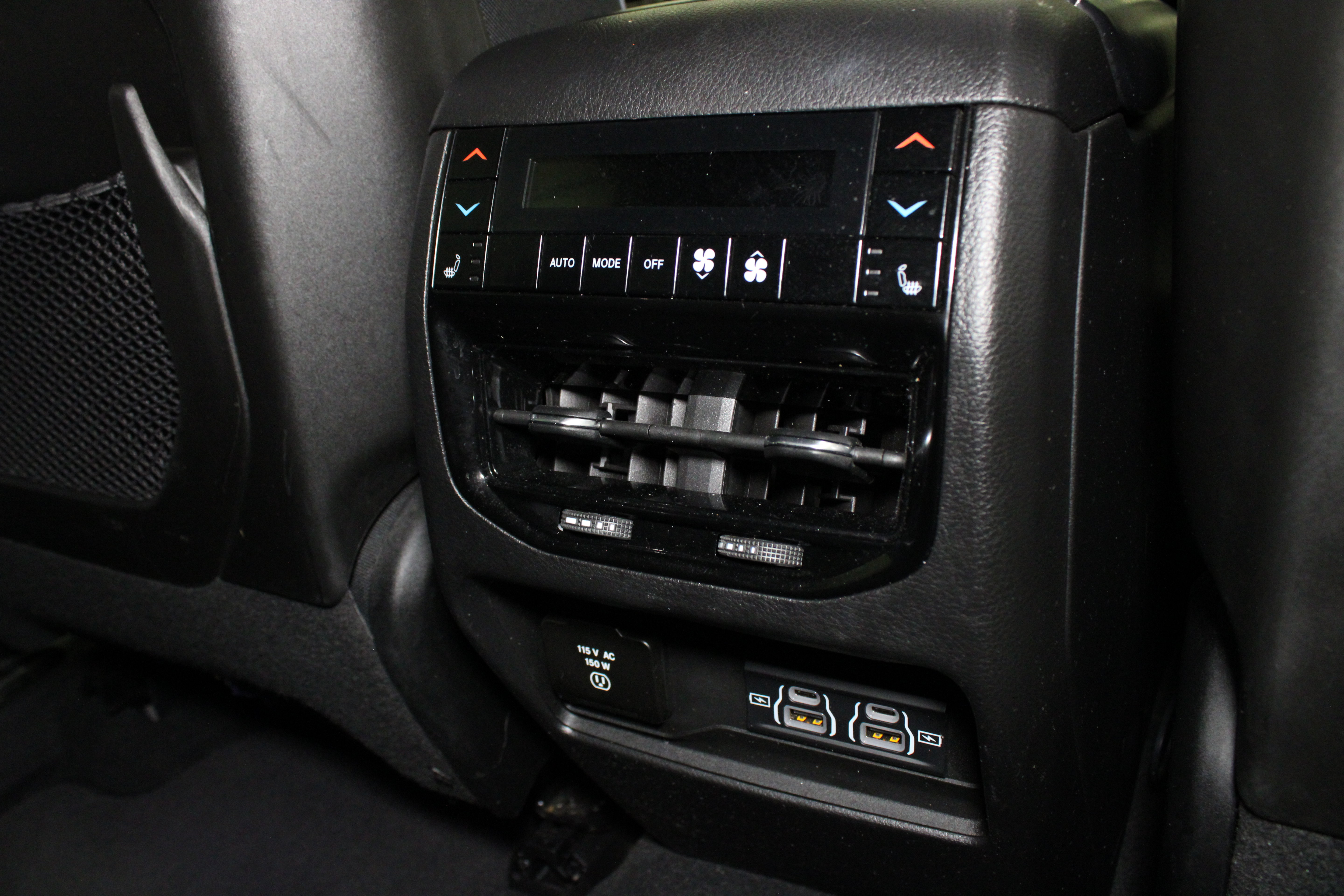 Used 2022 Jeep Grand Cherokee Overland w/ Advanced Protech Group III AWD/4WD image 17