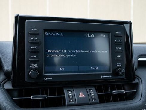 Used 2020 Toyota RAV4 XLE Premium image 34