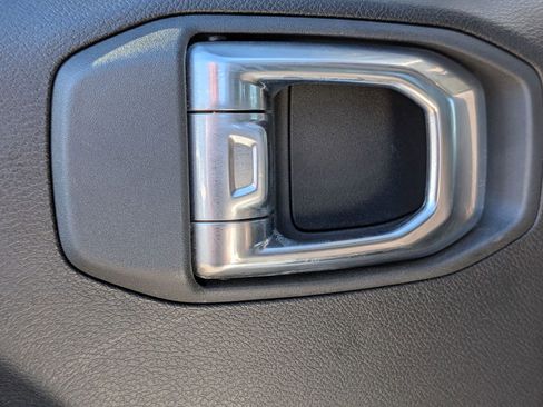 Used 2023 Jeep Gladiator Sport AWD/4WD image 26