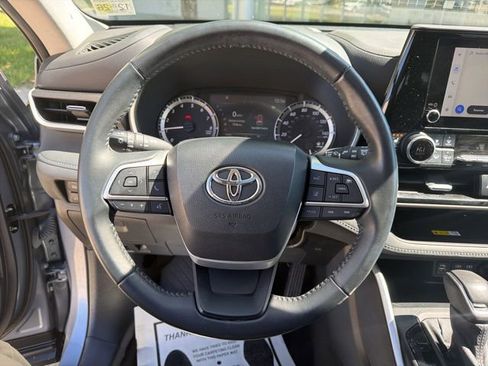 Used 2023 Toyota Highlander XLE FWD image 19