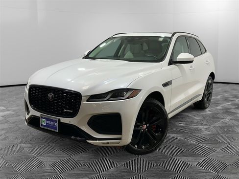 Used 2023 Jaguar F-PACE R-Dynamic S image 1