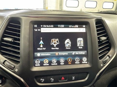 Used 2023 Jeep Cherokee Altitude Lux image 10