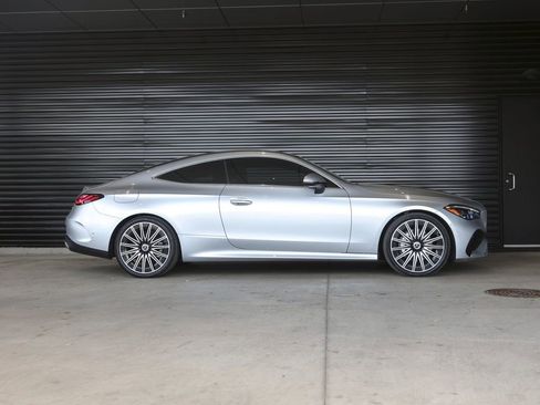 Used 2024 Mercedes-Benz CLE 300 4MATIC Coupe image 8