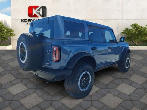 New 2025 Ford Bronco Badlands w/ Sasquatch Package image 3