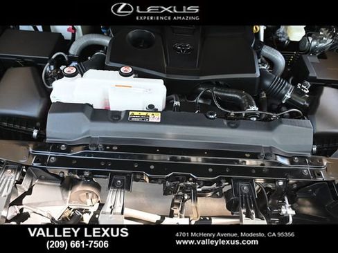 Used 2025 Toyota Tundra Platinum w/ TRD Off-Road Package AWD/4WD image 22