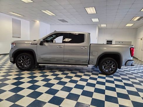 Used 2025 GMC Sierra 1500 Denali AWD/4WD image 4