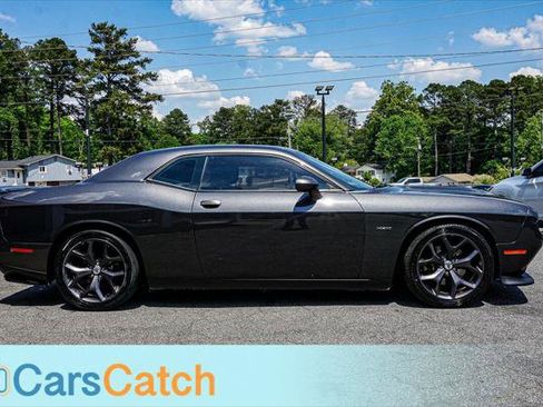 Used 2019 Dodge Challenger R/T image 9