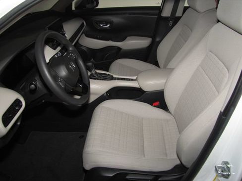 Certified 2024 Honda HR-V LX image 8