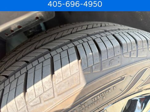 Used 2025 Buick Envista Sport Touring w/ Convenience II Package FWD image 30