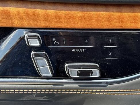 Used 2024 Jeep Grand Wagoneer Series III w/ HD Trailer Tow Package AWD/4WD image 23